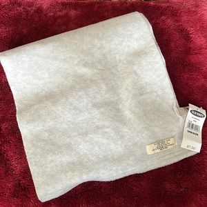 Old Navy poly fleece muffler in off white